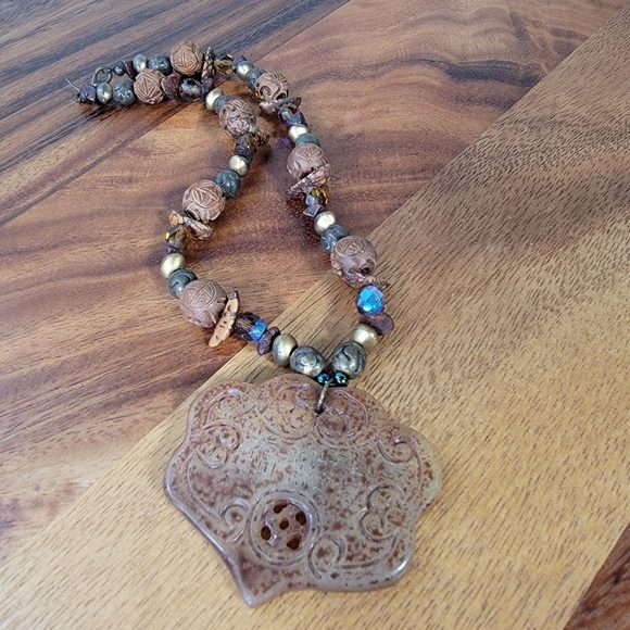 Chico's Stone Bead Medallion Earth Tones Pendant Necklace - Picture 12 of 17